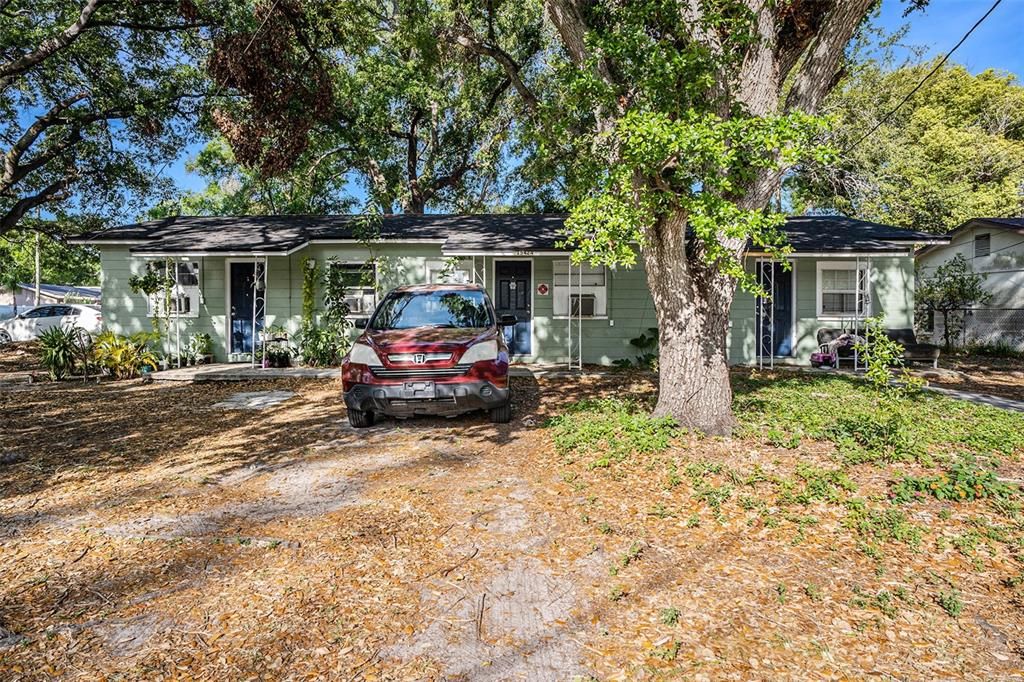 Exterior, Facade, Ranch