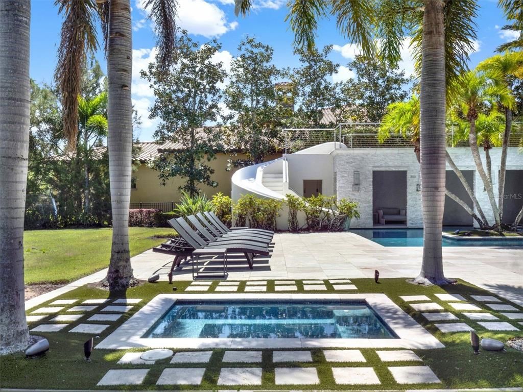 Exterior, Pool