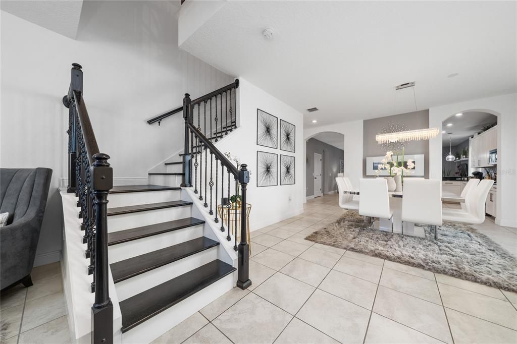 Chandelier, Dining room, Interior, Recessed Lighting