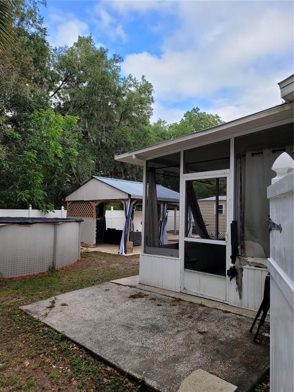 Backyard, Exterior