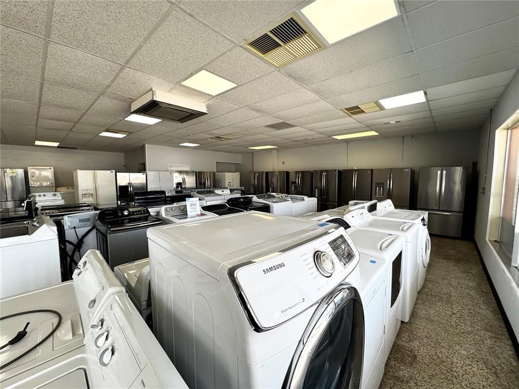 Interior, Kitchen, Recessed Lighting, Washer