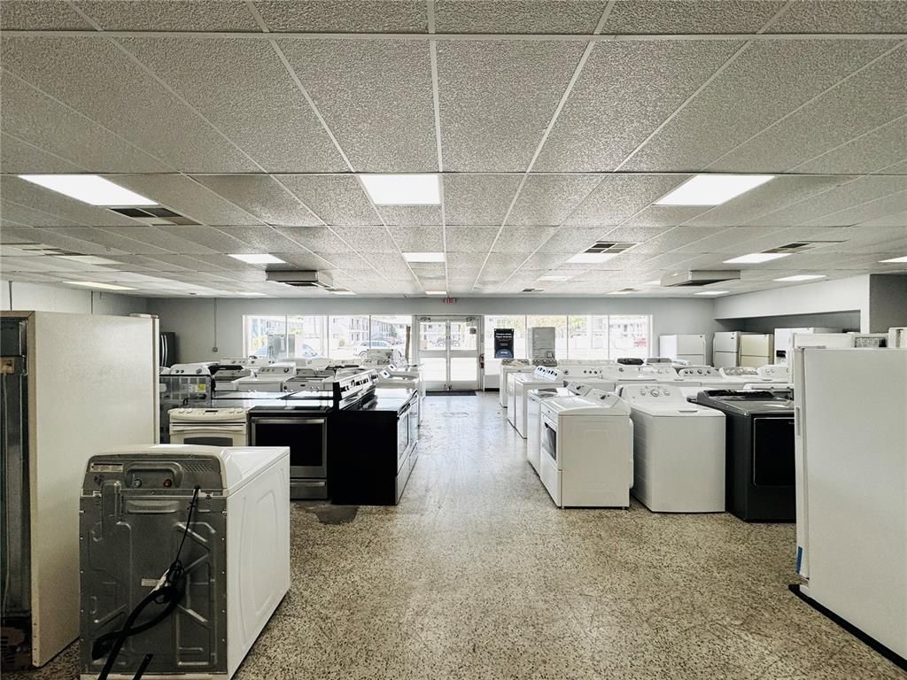 Interior, Kitchen, Recessed Lighting, Washer