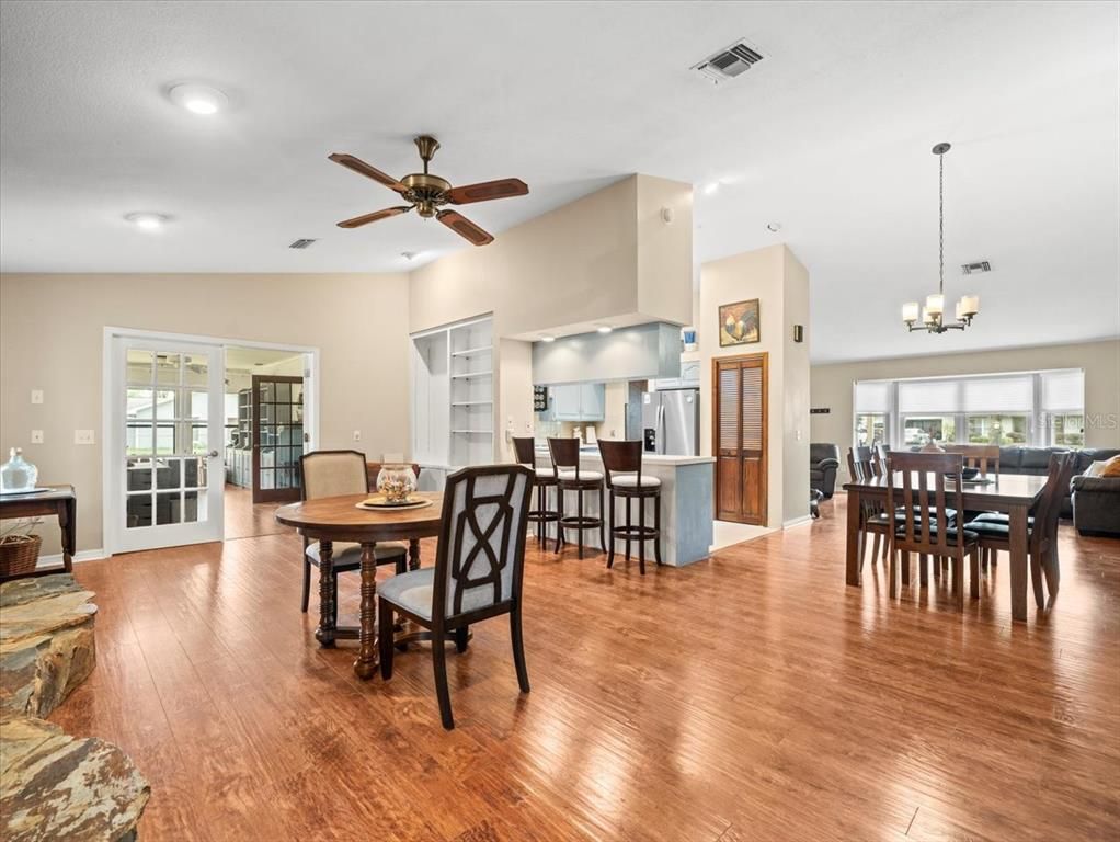 Chandelier, Dining room, Interior, Kitchen, Recessed Lighting, Wood Texture Flooring
