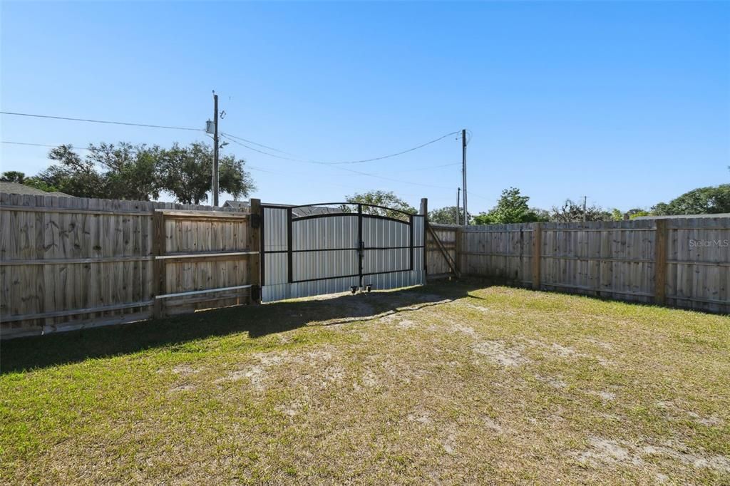 Backyard, Exterior