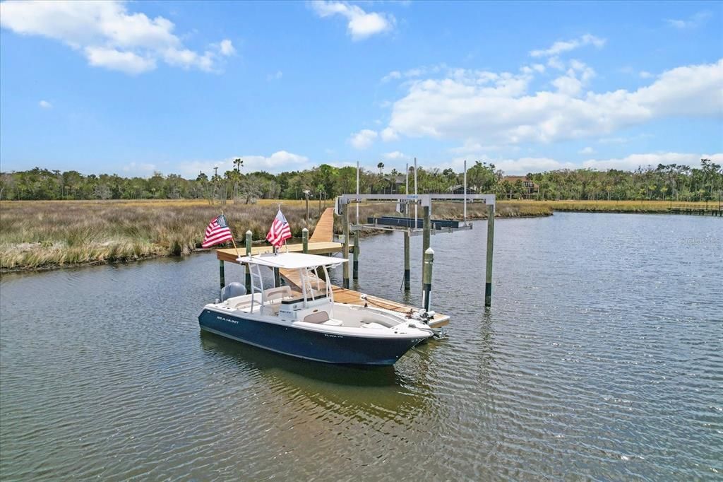 Exterior, Lake