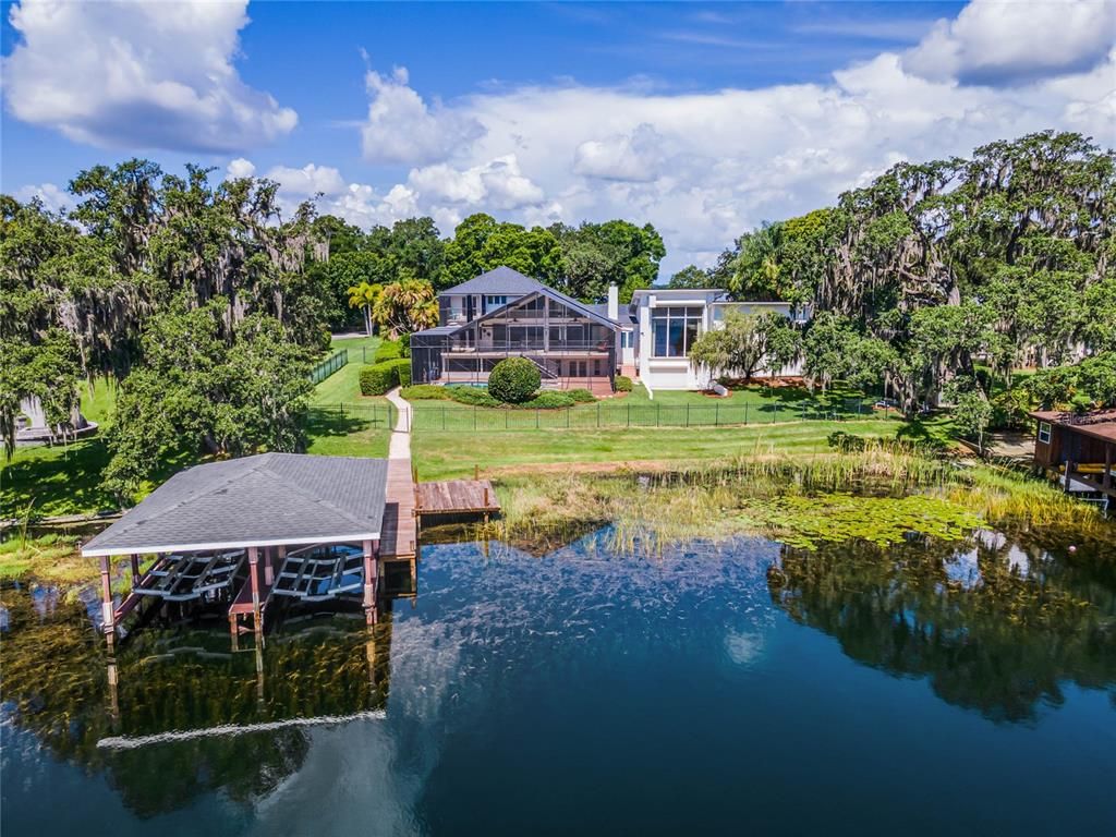 Exterior, Lake