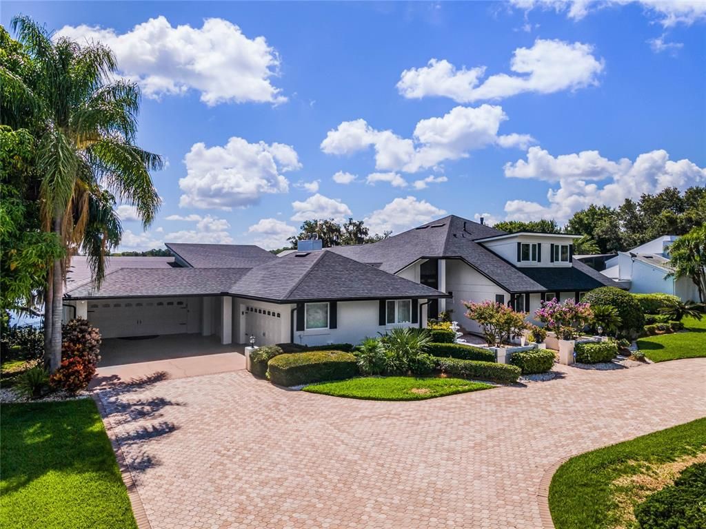 Attached, Exterior, Facade, Ranch