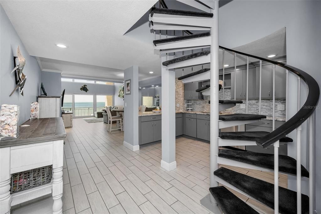 Interior, Kitchen, Recessed Lighting, Water, Wood Texture Flooring