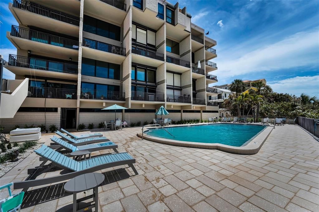 Exterior, Pool