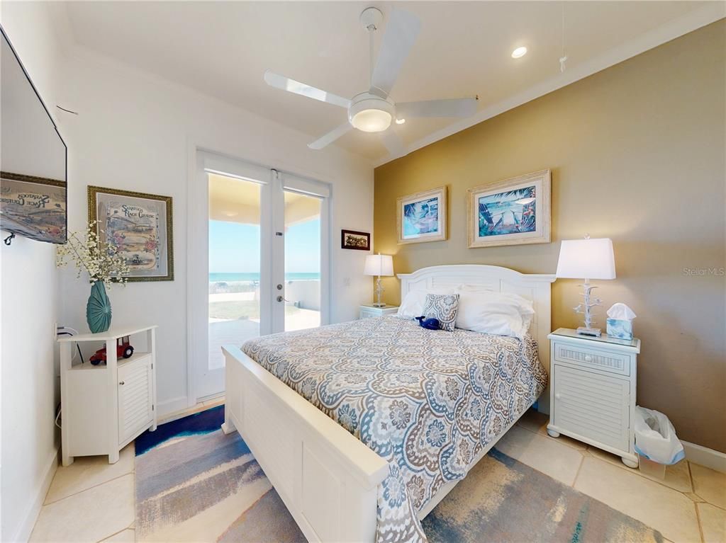 Bedroom, Interior, Recessed Lighting, Water