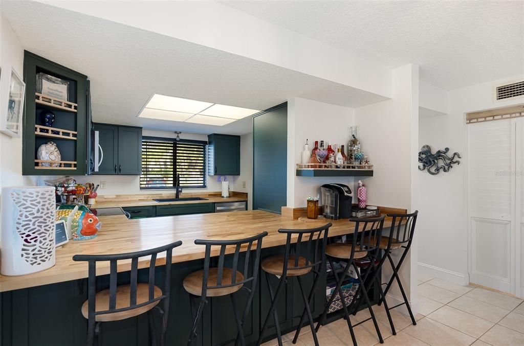 Dining room, Interior, Kitchen, Recessed Lighting