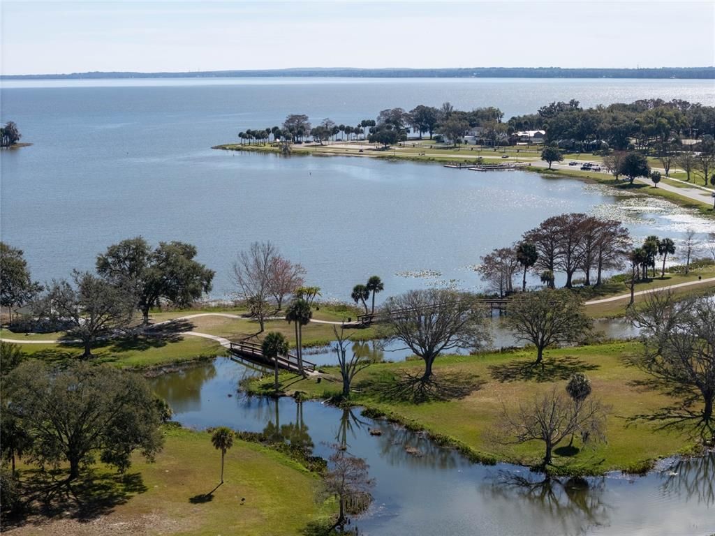 Exterior, Lake
