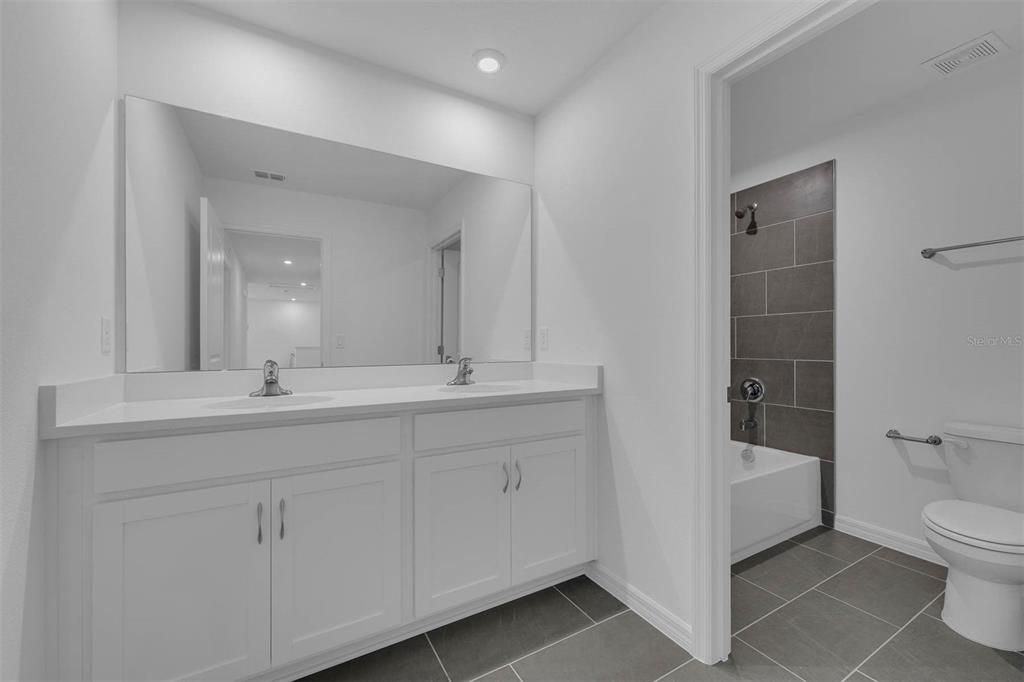 Bathroom, Dual Sink Vanities, Interior, Recessed Lighting