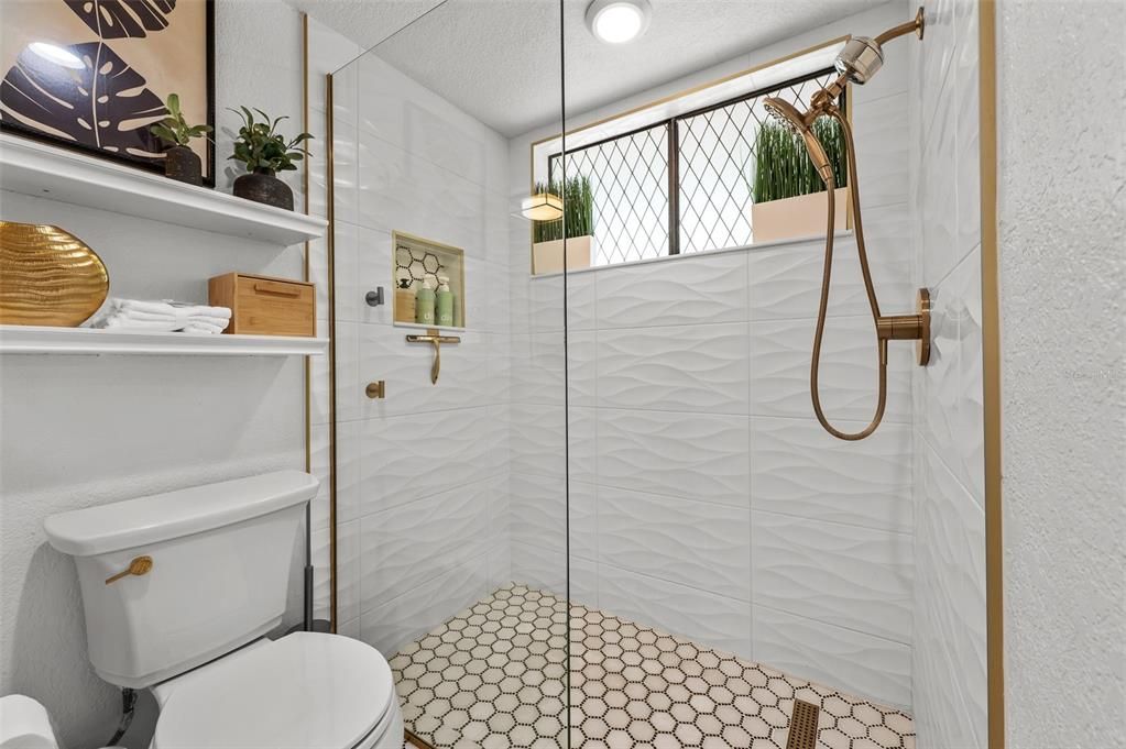 Bathroom, Glass Shower, Interior, Pendant Lights, Recessed Lighting
