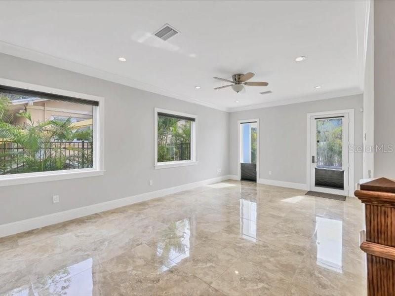 Empty room, Interior, Recessed Lighting