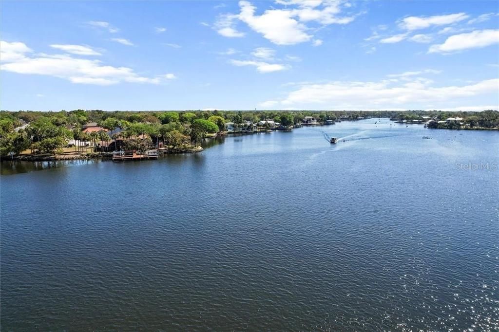 Exterior, Lake