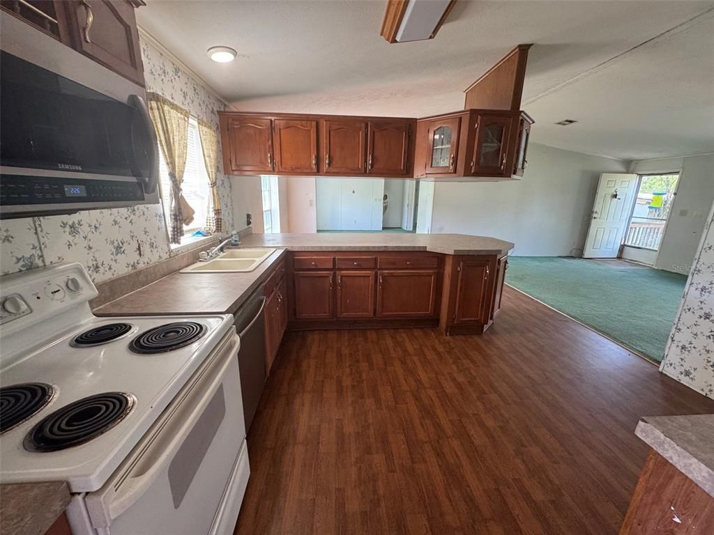 Interior, Kitchen, Recessed Lighting, Wood Texture Flooring