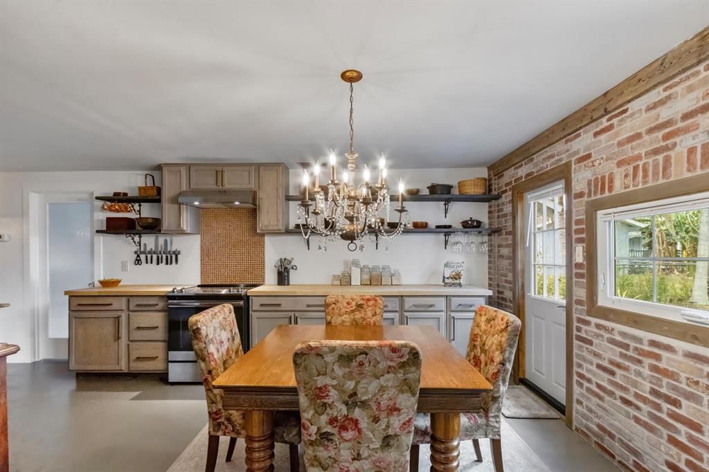 Chandelier, Dining room, Interior, Kitchen, Pendant Lights, Stone Walls