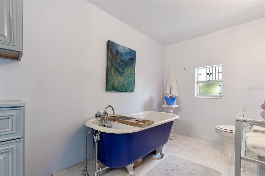 Bathroom, Free Standing Baths, Interior