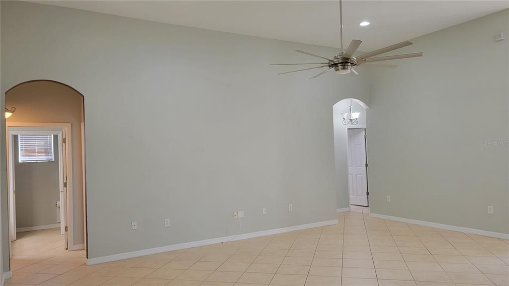 Empty room, Interior, Recessed Lighting