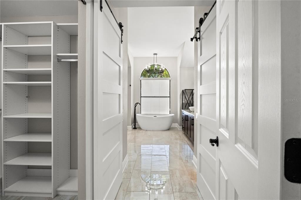 Bathroom, Free Standing Baths, Interior, Pendant Lights, Walk-in Closets