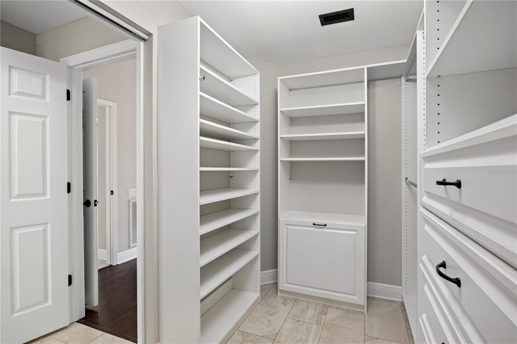 Interior, Walk-in Closets, Wood Texture Flooring