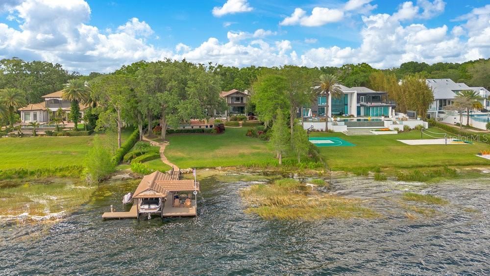 Exterior, Lake