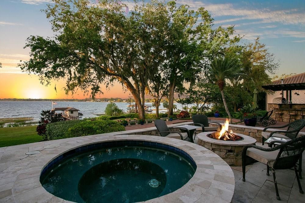 Exterior, Lake, Pool, Water