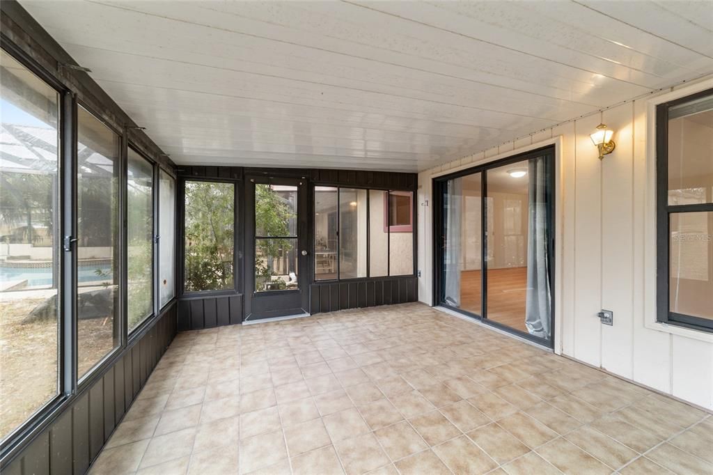 Empty room, Interior, Sun Room