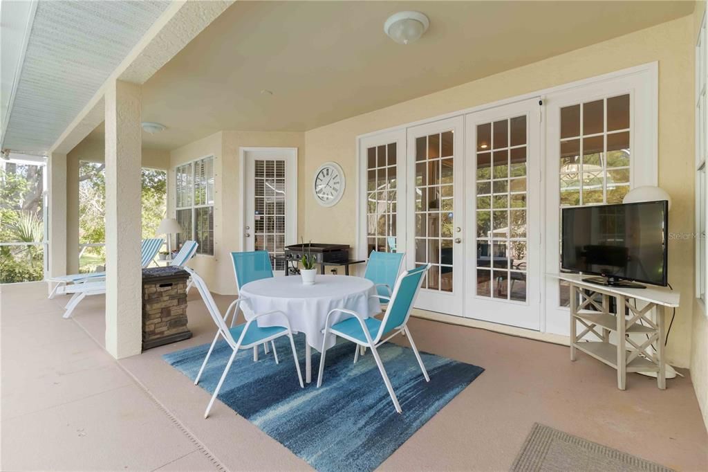 Dining room, Interior