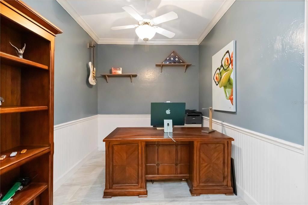 Home Office, Interior