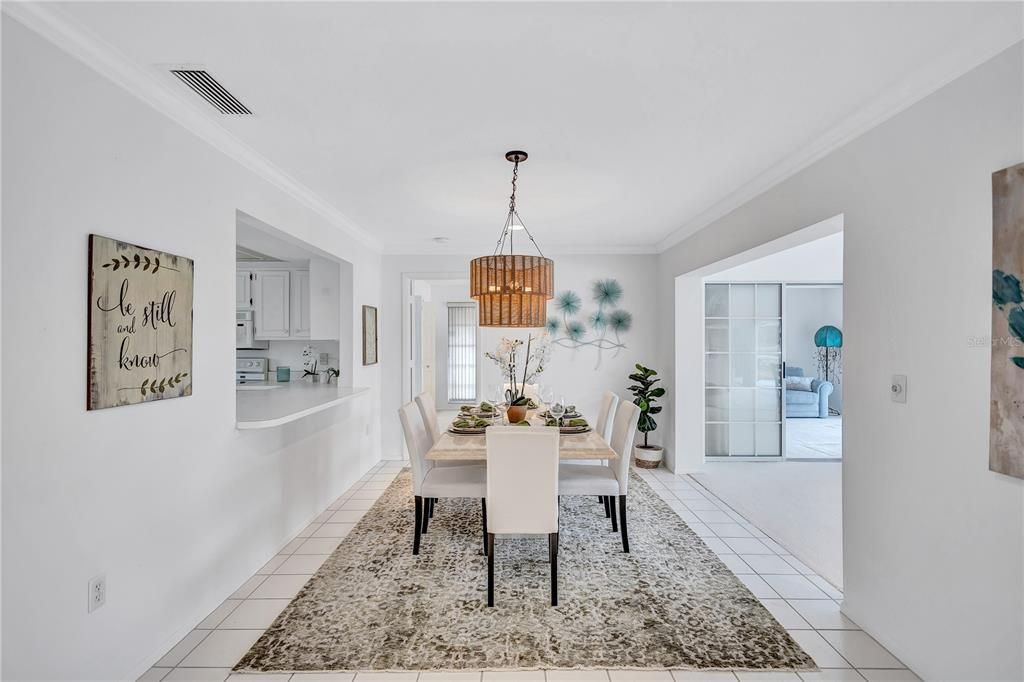 Chandelier, Dining room, Interior, Kitchen, Pendant Lights