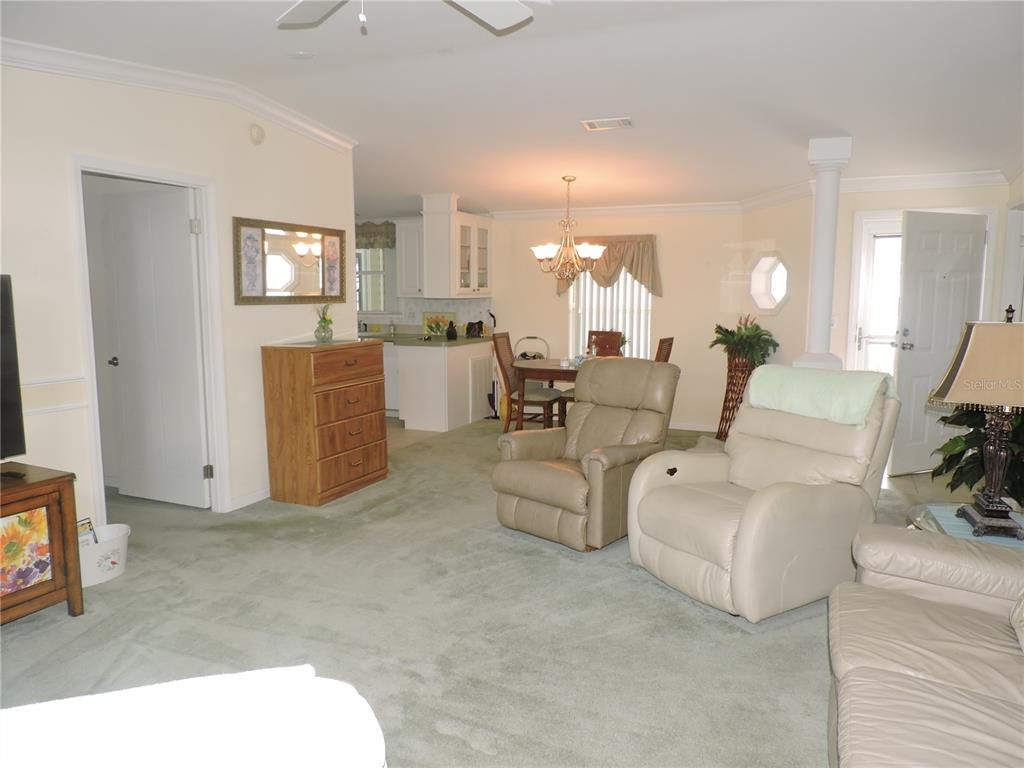 Chandelier, Dining room, Interior, Living room
