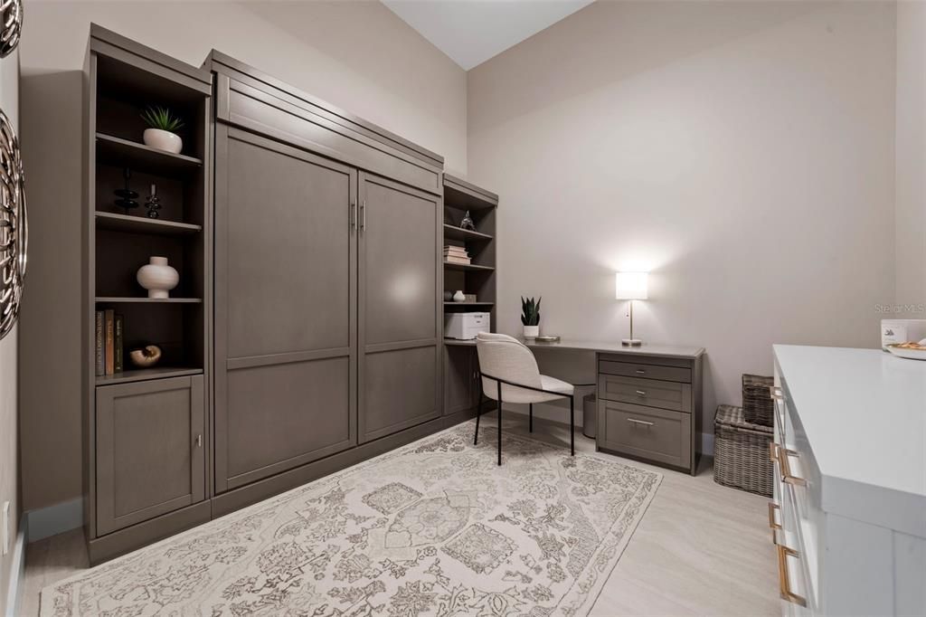 Home Office, Interior