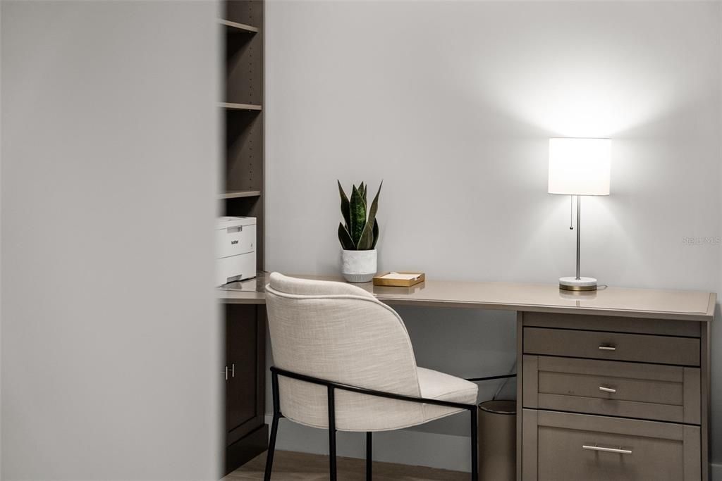 Home Office, Interior