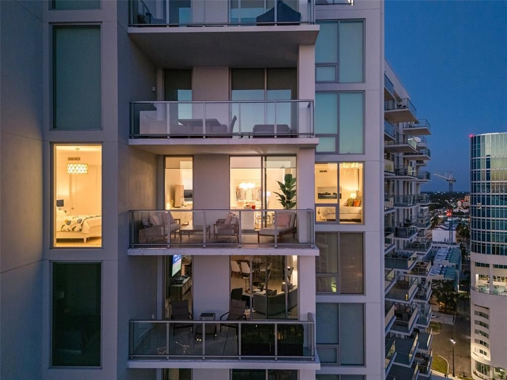 Exterior, Facade, Modern