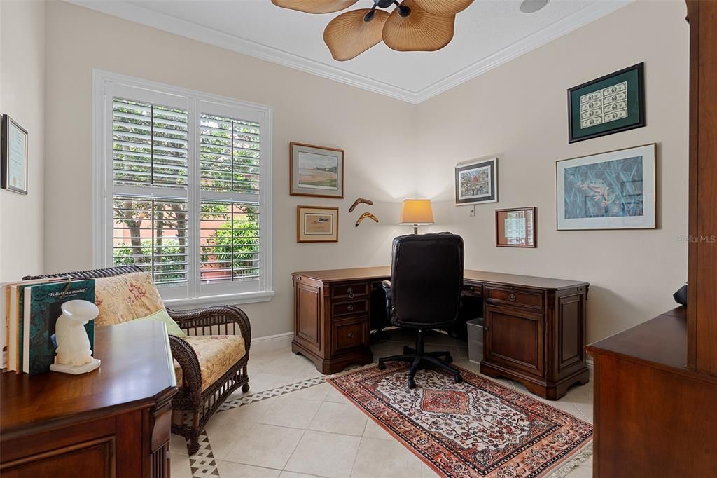 Home Office, Interior
