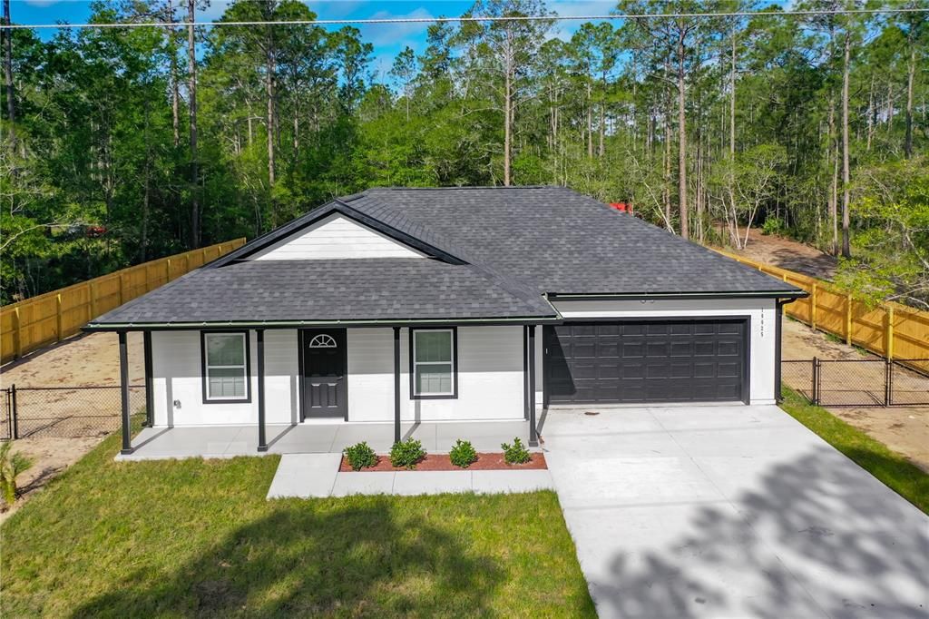 Attached, Exterior, Facade, Ranch