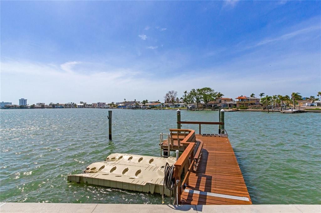 Exterior, Lake