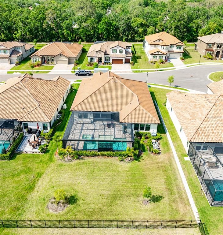 Exterior, Drone