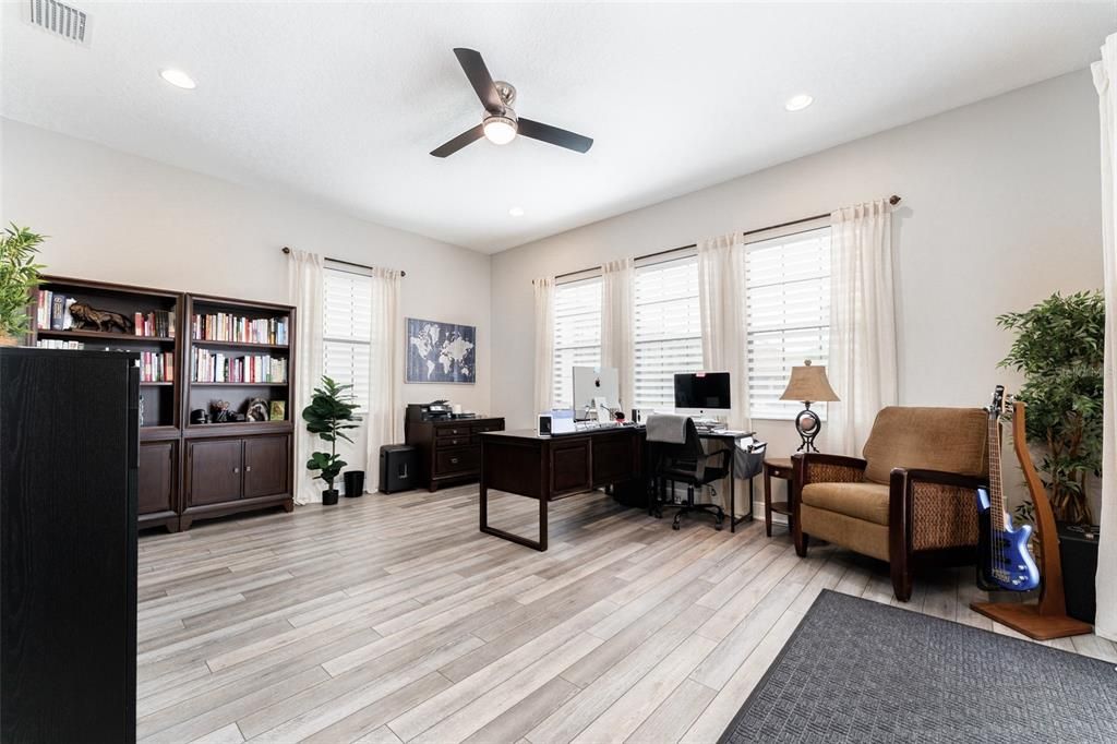 Home Office, Interior, Recessed Lighting, Wood Texture Flooring