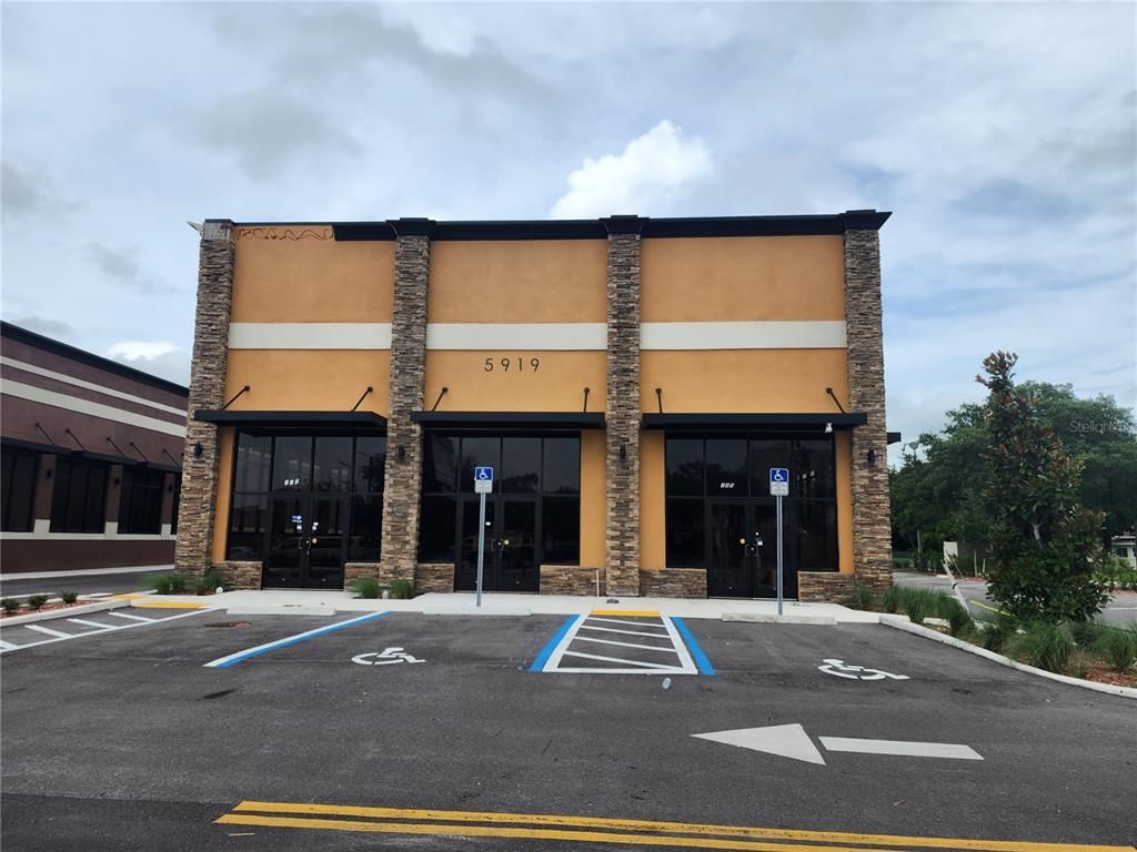 Exterior, Facade, Modern