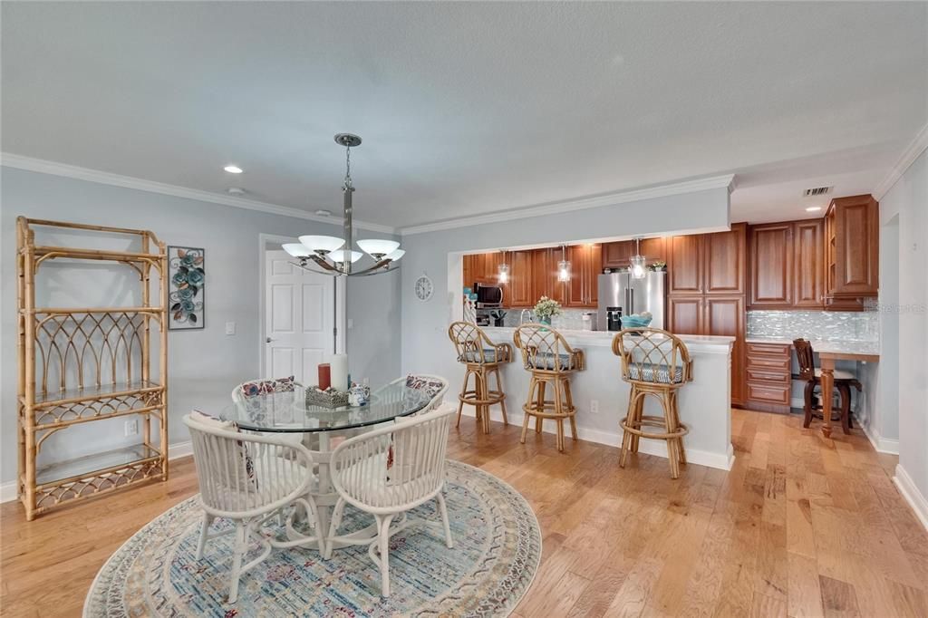 Chandelier, Dining room, Interior, Kitchen, Recessed Lighting, Wood Texture Flooring