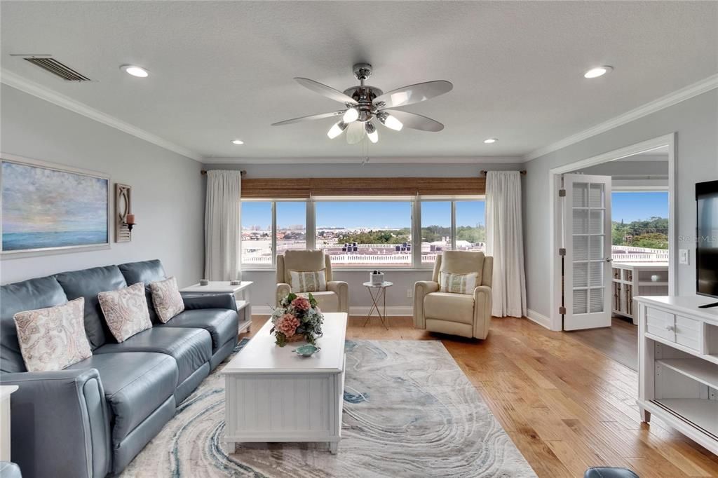 Interior, Living room, Recessed Lighting, Wood Texture Flooring