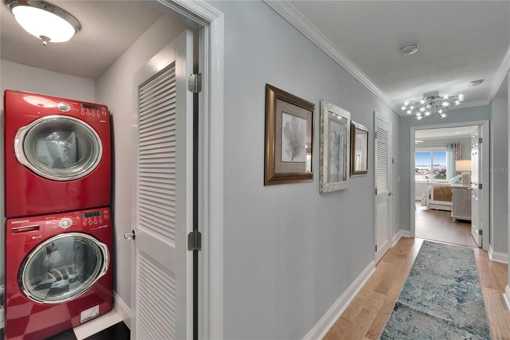 Interior, Utility Closets, Washer, Wood Texture Flooring