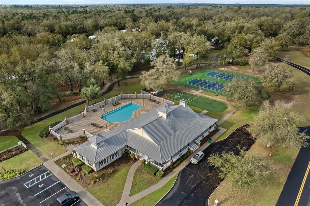 Exterior, Drone