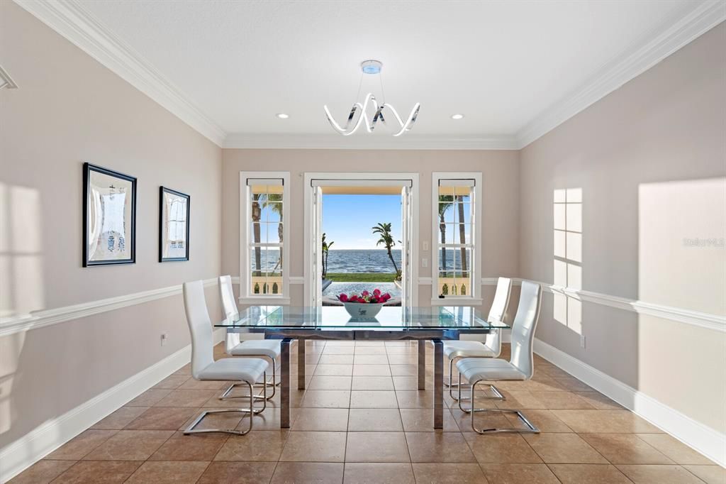 Chandelier, Dining room, Interior, Recessed Lighting, Water