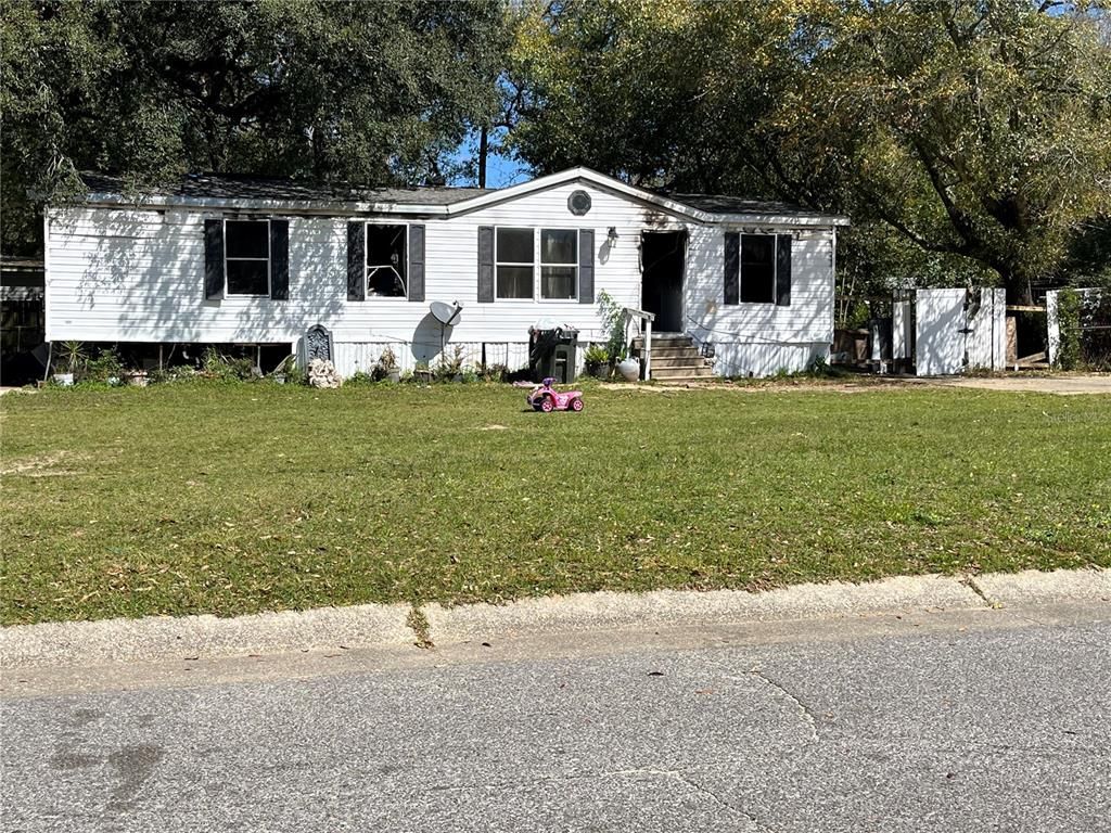 Backyard, Exterior, Facade, Ranch