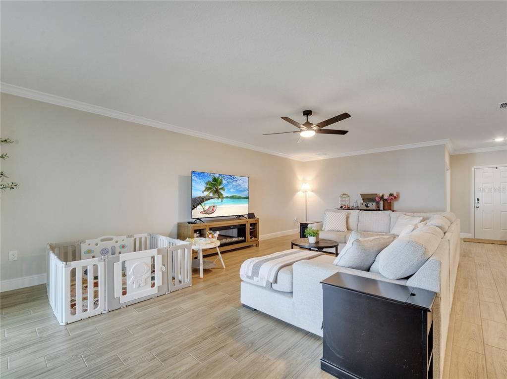 Interior, Living room, Recessed Lighting, Wood Texture Flooring