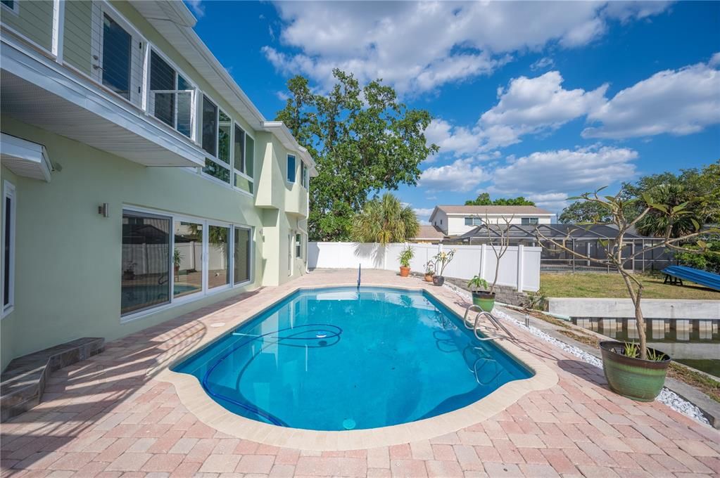 Exterior, Pool
